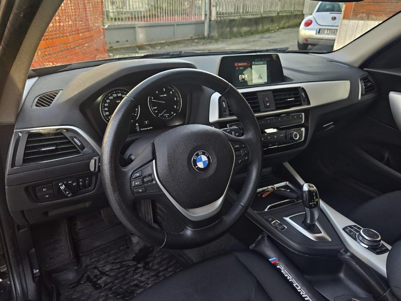 BMW Serie 1 5 Porte 118d Advantage 5p auto