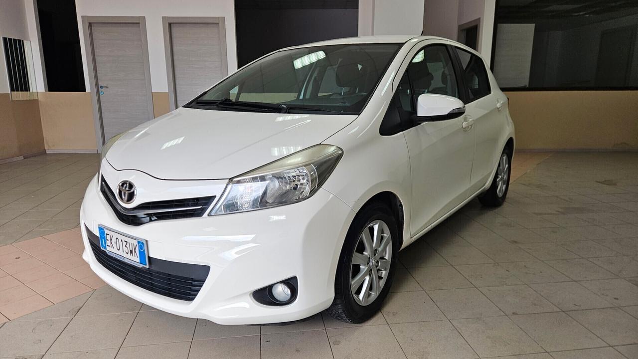 Toyota Yaris 1.0 5 porte Lounge