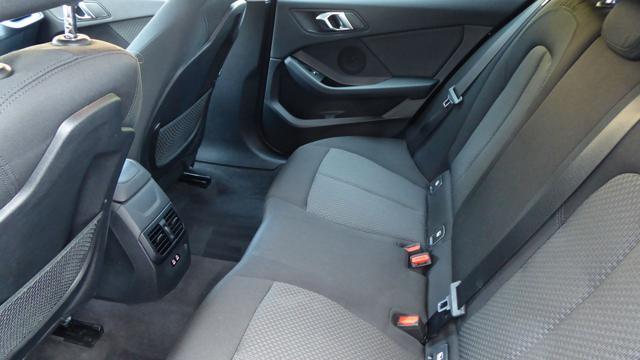 BMW 118 d 5p. Business Advantage