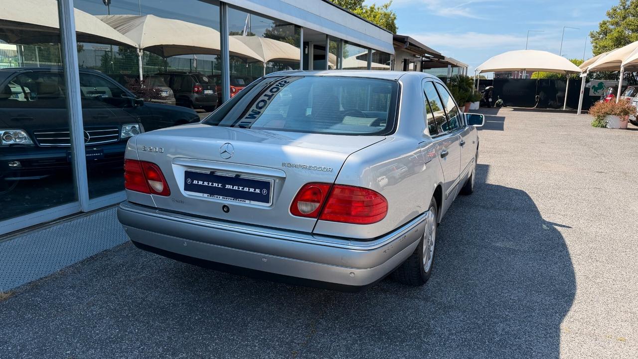 Mercedes-benz E 200 cat Elegance