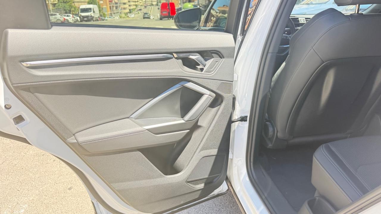 Audi Q3 SPB 35 TDI S tronic line edition MATRIX PDC PELLE VOLANTE TRE RAZZE CERCHI 20 NAVI KAMERA