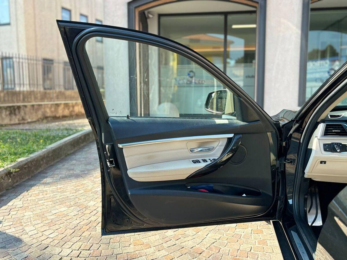BMW Serie 3 Berlina 330e Luxury auto