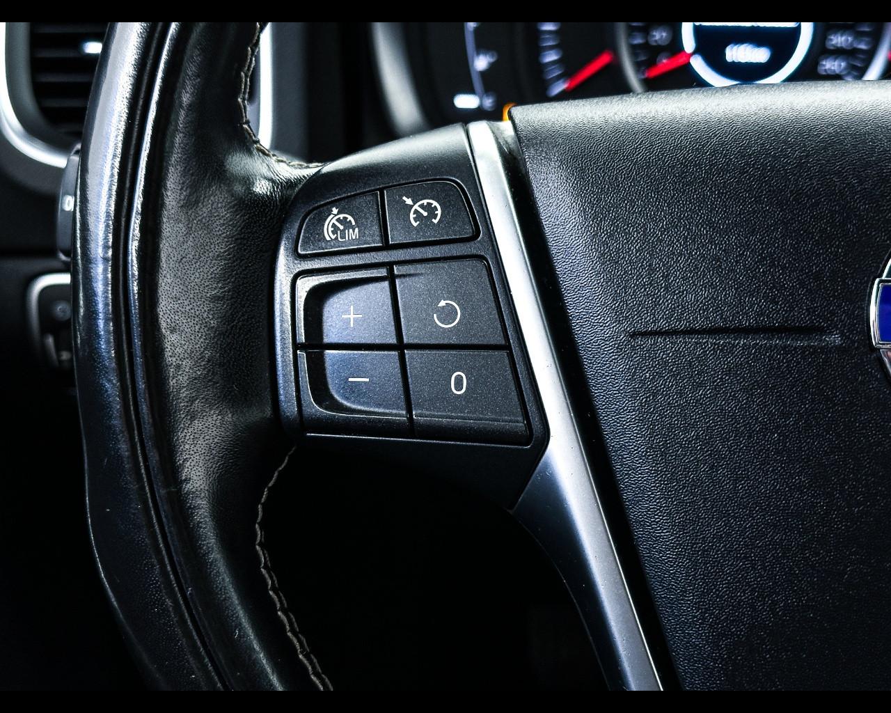 VOLVO S60 (2010-2018) - S60 D2 Kinetic
