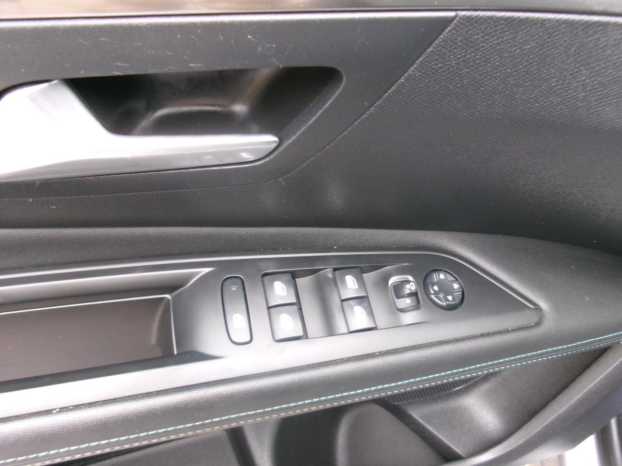 Peugeot 3008 1.5 BLUEHDI 130CV E6D ALLURE PACK S NAVI/PDC/LED 96000 KM MANUALE
