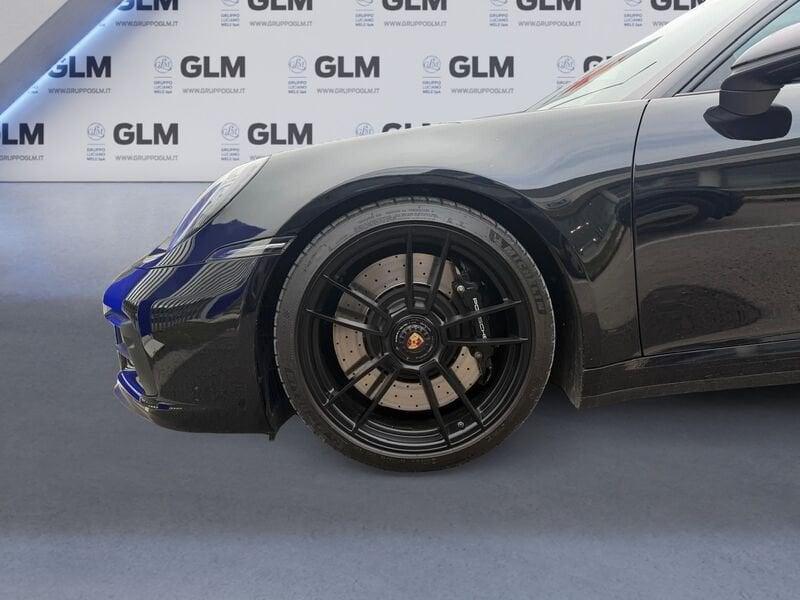 Porsche 911 Carrera 4 GTS