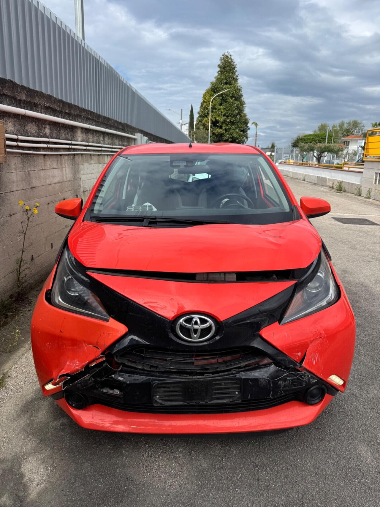 Toyota Aygo 1.0 VVT-i 69 CV 5 porte x-cool