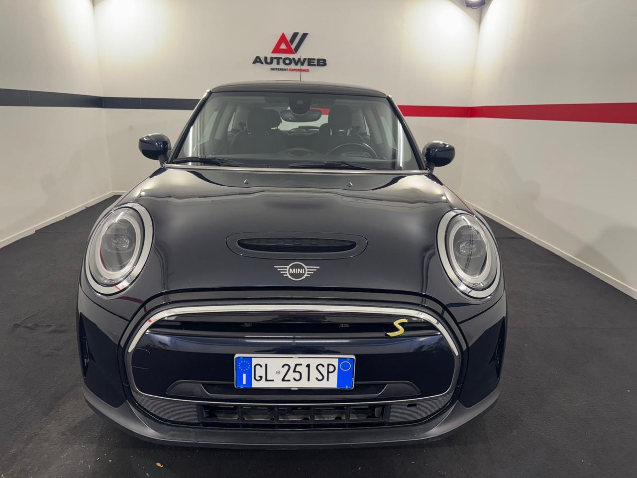 Mini Full Electric Cooper SE Yours PROMO OMAGGIO BLACK FRIDAY FINO AL 29 NOVEMBRE