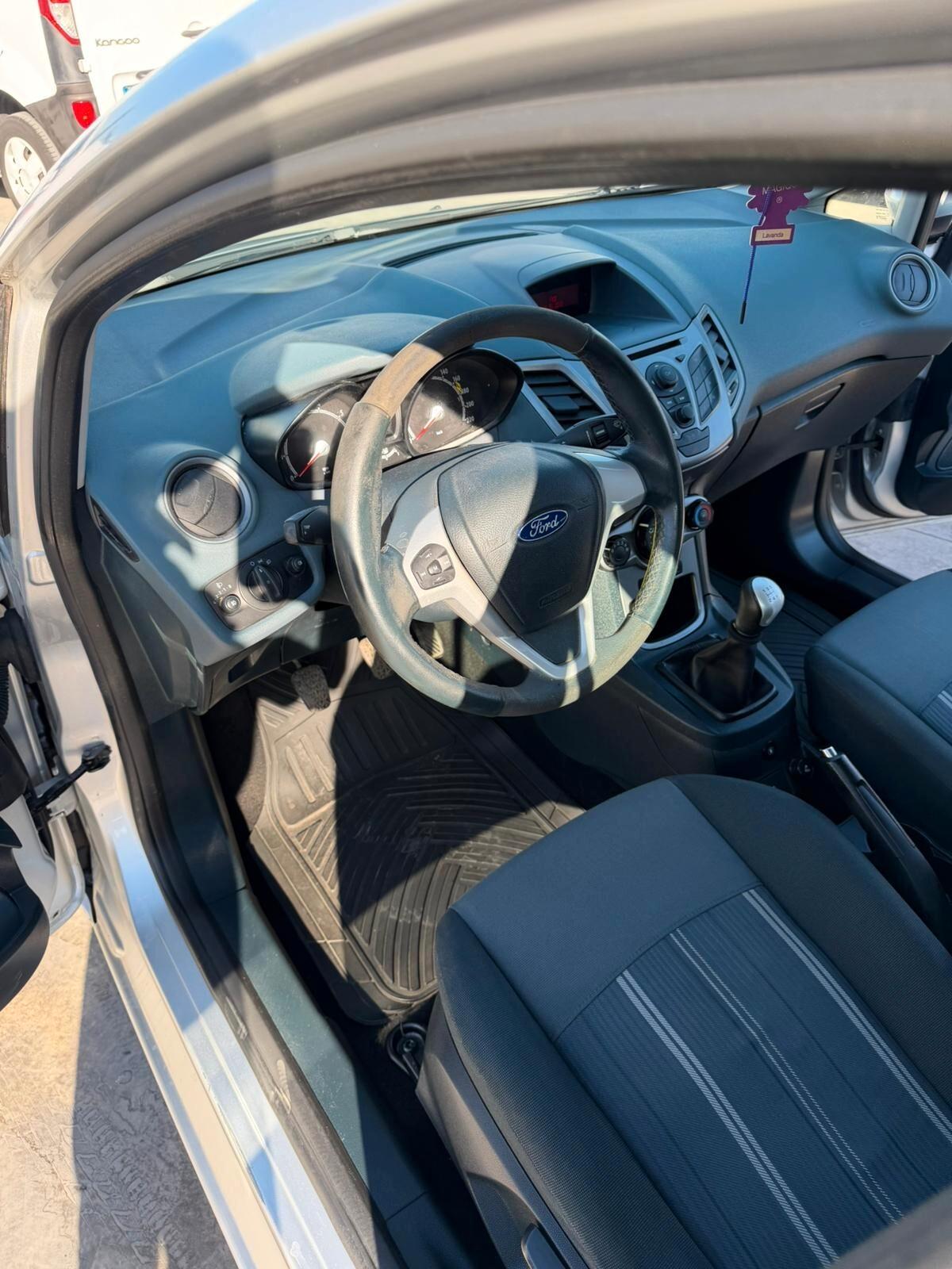 Ford Fiesta 1.4 5 porte Bz.- GPL Titanium