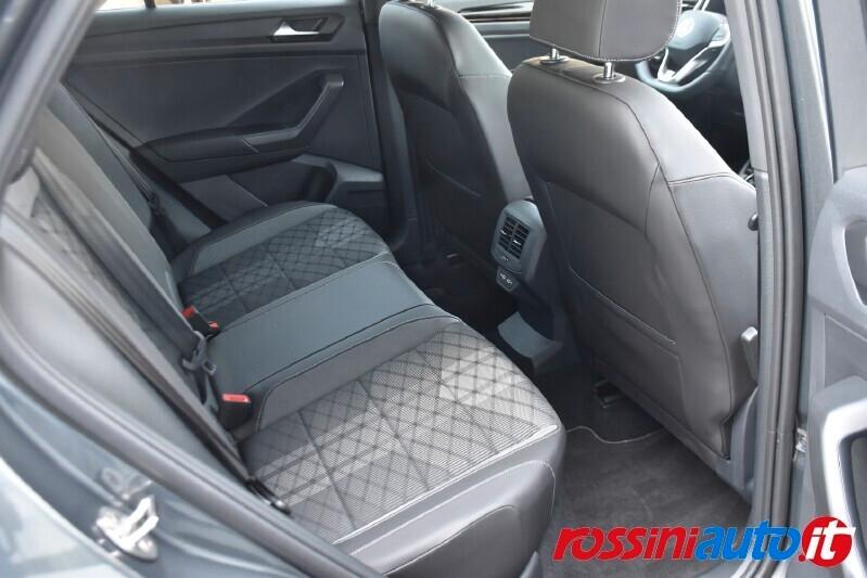 VOLKSWAGEN T-Roc 1.5 TSI 150 CV DSG R-LINE + I.Q LED + R18 NEVADA +