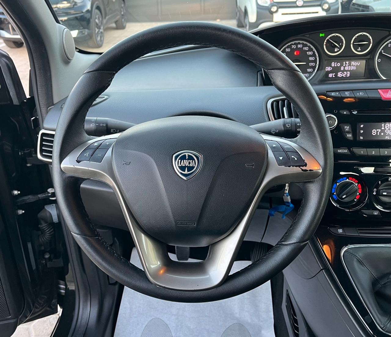 Lancia Ypsilon 1.2 69 CV 5 porte Gold