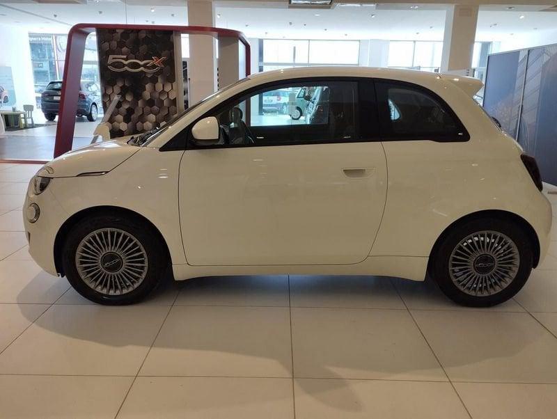 FIAT 500 LA NUOVA Nuova Hatchback My23 La Nuova - 320 Berlina