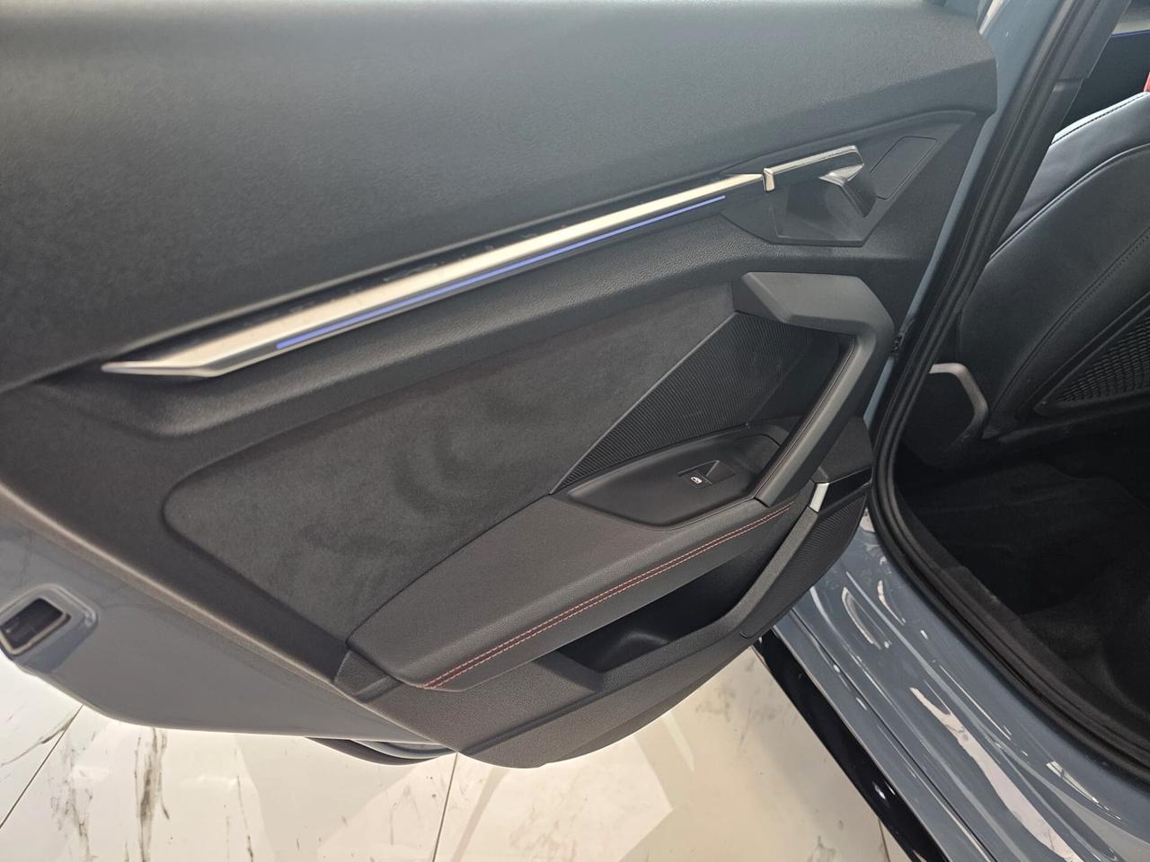NUOVA AUDI RS3 SPORTBACK 2.5 BENZ 400CV S-TRONIC