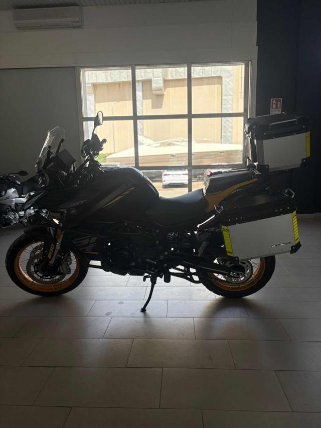 QJ MOTOR SRT 800SX sx