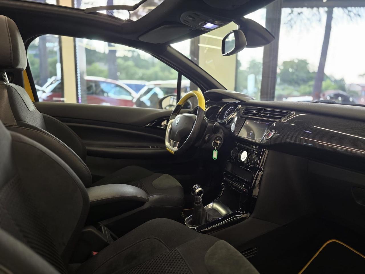 Ds DS3 3 Performance Black Special Cabrio