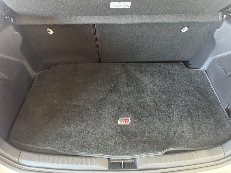Toyota Yaris Yaris 1.5h 130 GR Sport