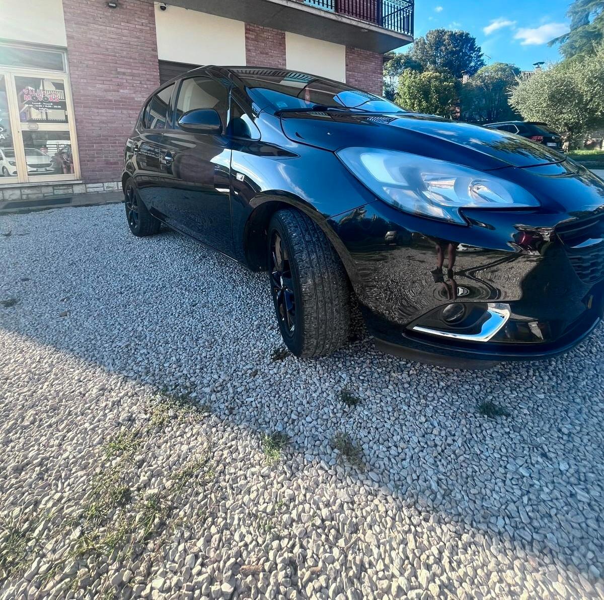 Opel Corsa 1.2 5 porte b-Color