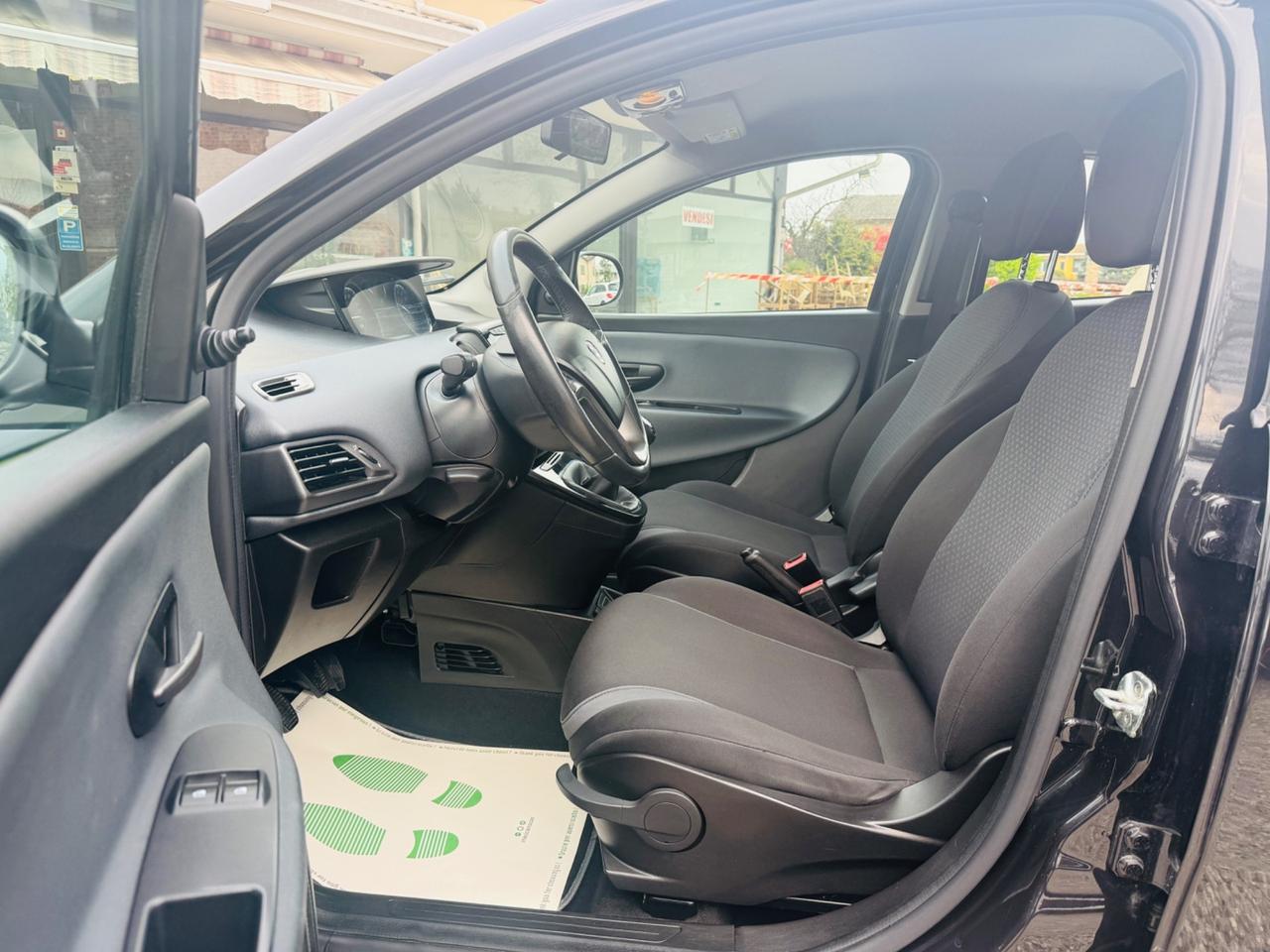 Lancia Ypsilon 1.2 69 CV 5 porte GPL Ecochic Gold