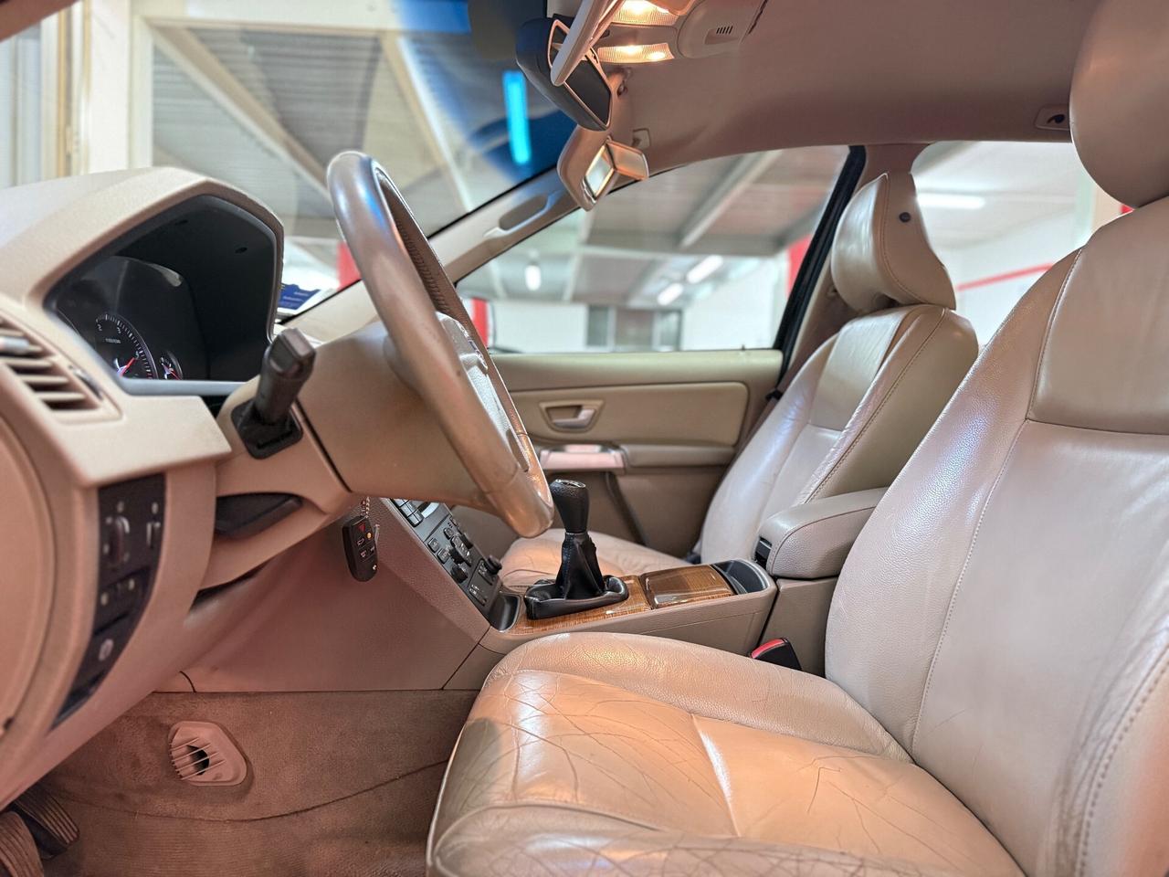 Volvo XC 90 XC90 2.4 D5 185 CV aut. AWD Executive