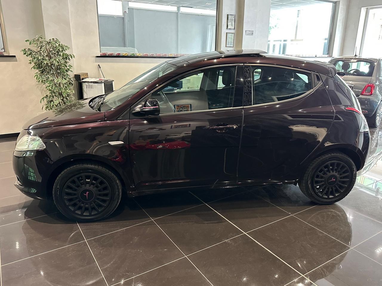 Lancia Ypsilon 1.2 69 CV 5 porte GPL Ecochic Elefantino