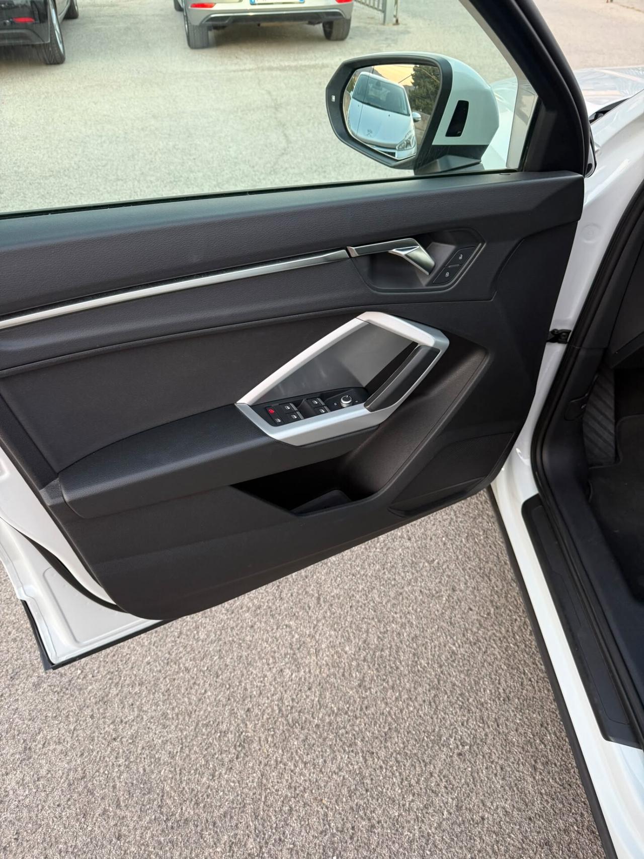 Audi Q3 35 TDI S tronic Business Advanced