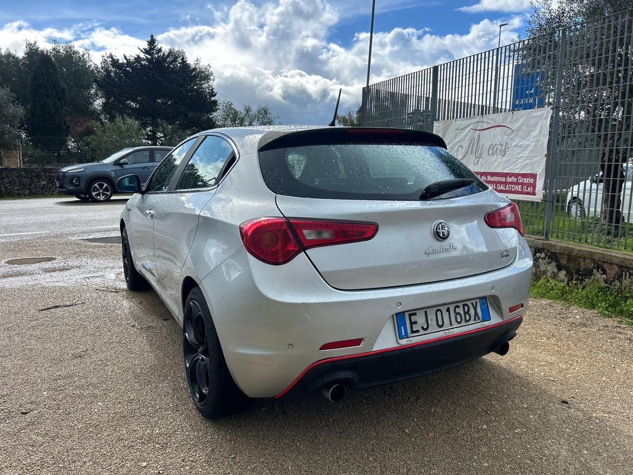 Alfa Romeo Giulietta 2.0 JTDm-2 140 CV Distinctive-2011