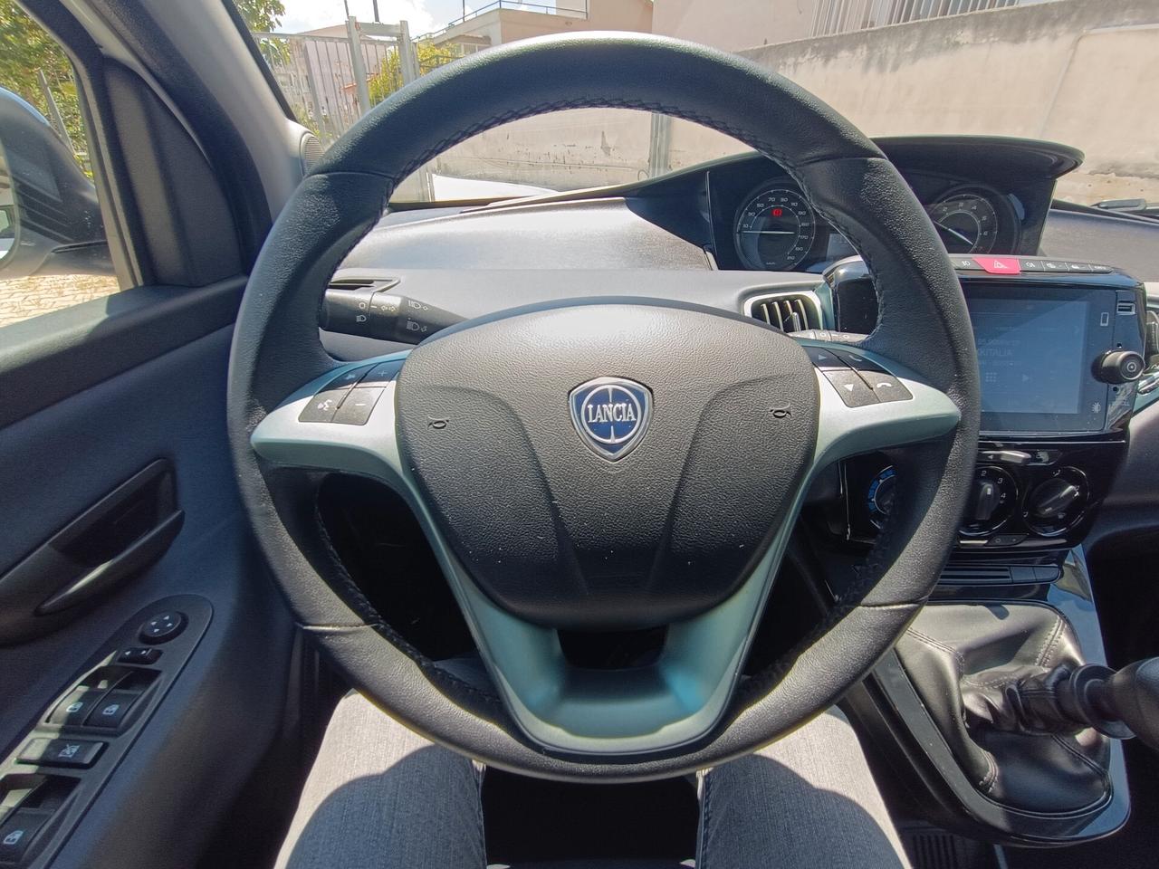 Lancia Ypsilon 1.0 FireFly 5 porte S&S Hybrid Gold