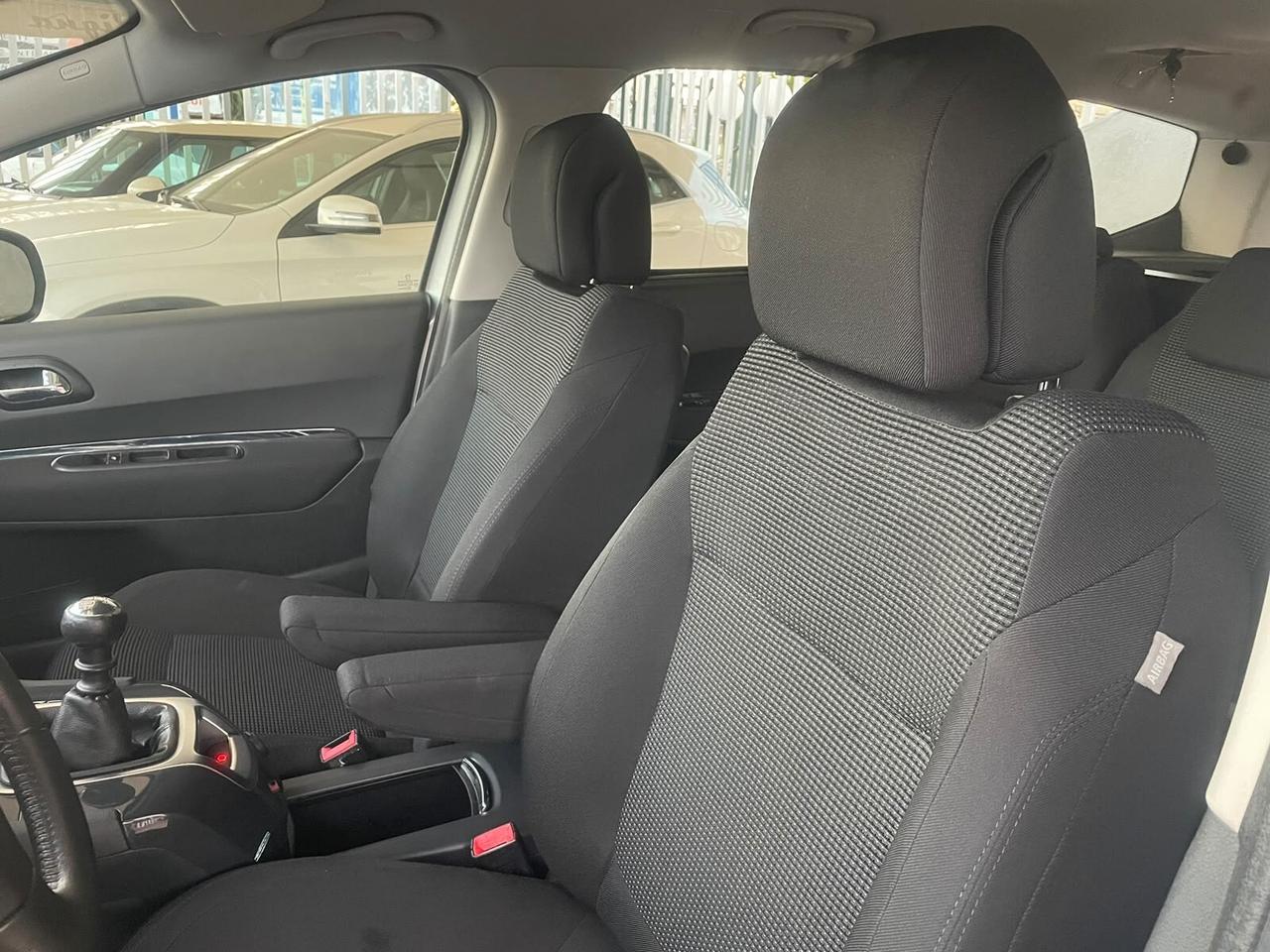 Peugeot 5008 1.6 HDi 112CV Allure