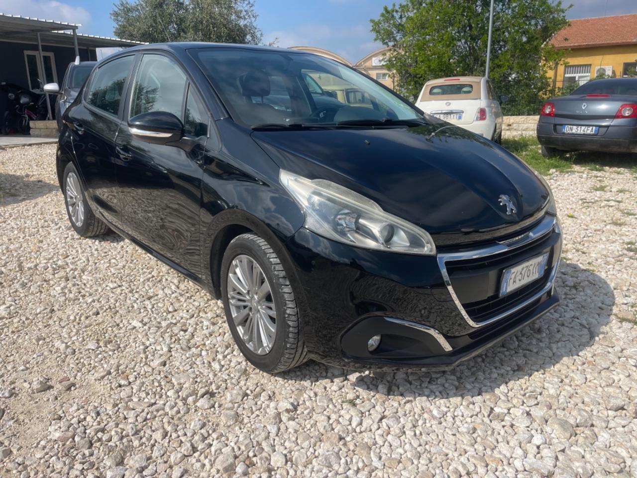 Peugeot 208 PureTech 82 5 porte Allure