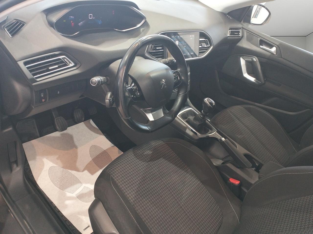 Peugeot 308 5p 1.5 bluehdi Active *99.000 KM*