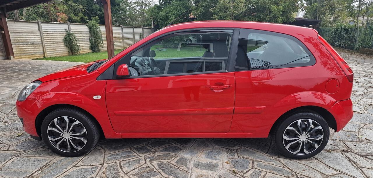 Ford Fiesta 1.2 16V 3p. Ghia