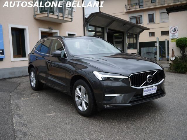 VOLVO XC60 B4 (d) Momentum Adv. AWD automatico