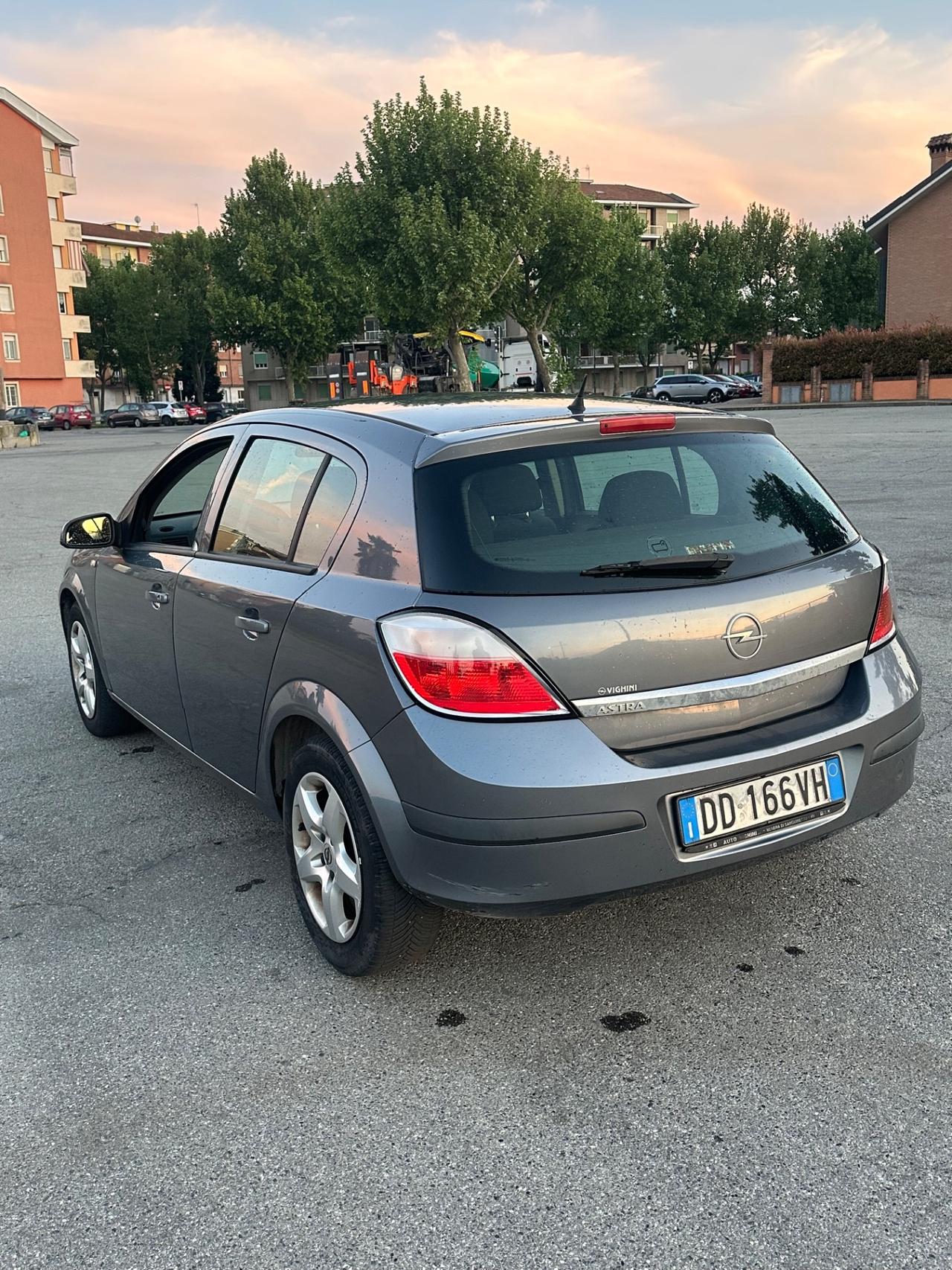 Opel Astra asta 1.4 benzina reimportato 5 porte berlina