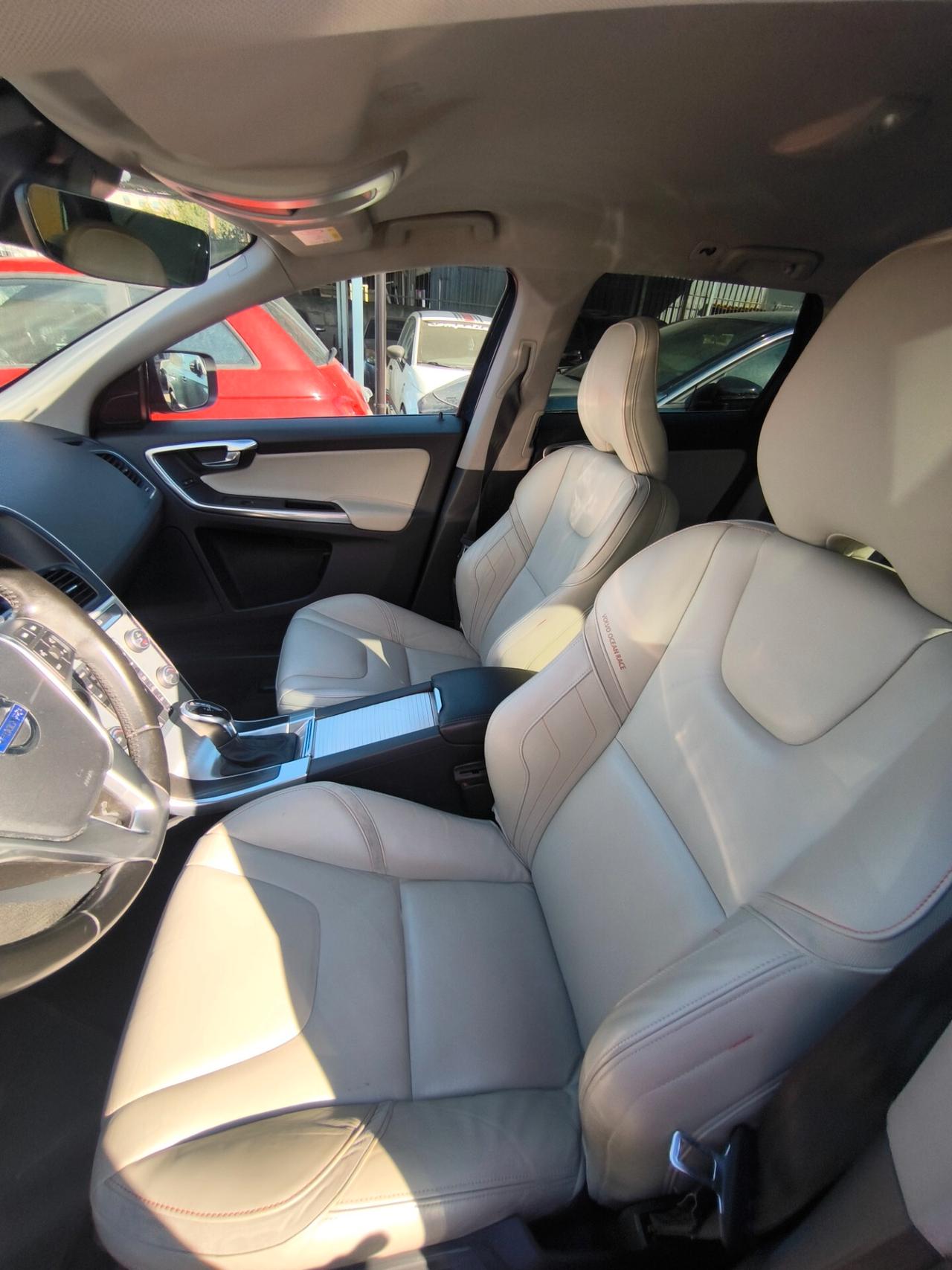 Volvo XC 60 XC60 D3 Geartronic R-design Momentum