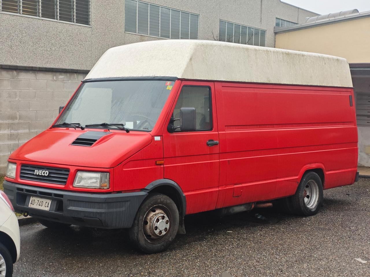 Iveco TurboDaily 35-10 2.5cc/103CV-76kW furgonato *SOLI 164.895Km*