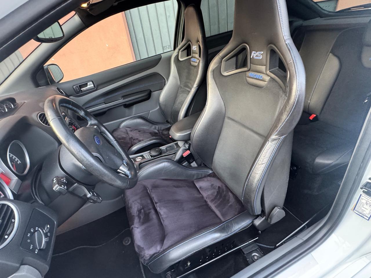 Ford Focus 2.5T (305CV) 3p. RS