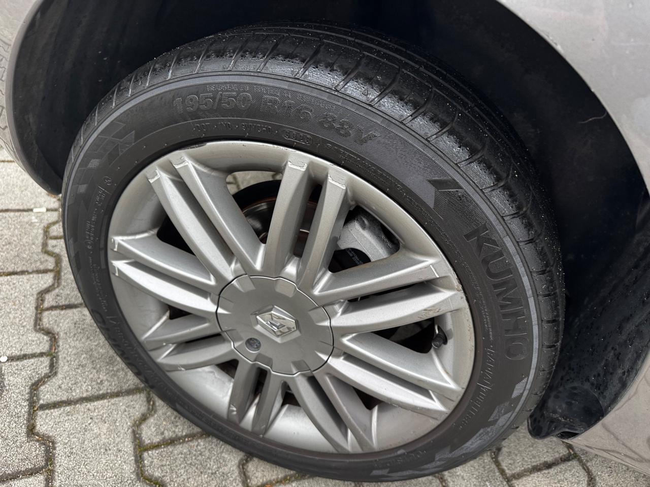 Renault Clio 1.5 dCi 85CV 5 porte con GANCIO TRAINO