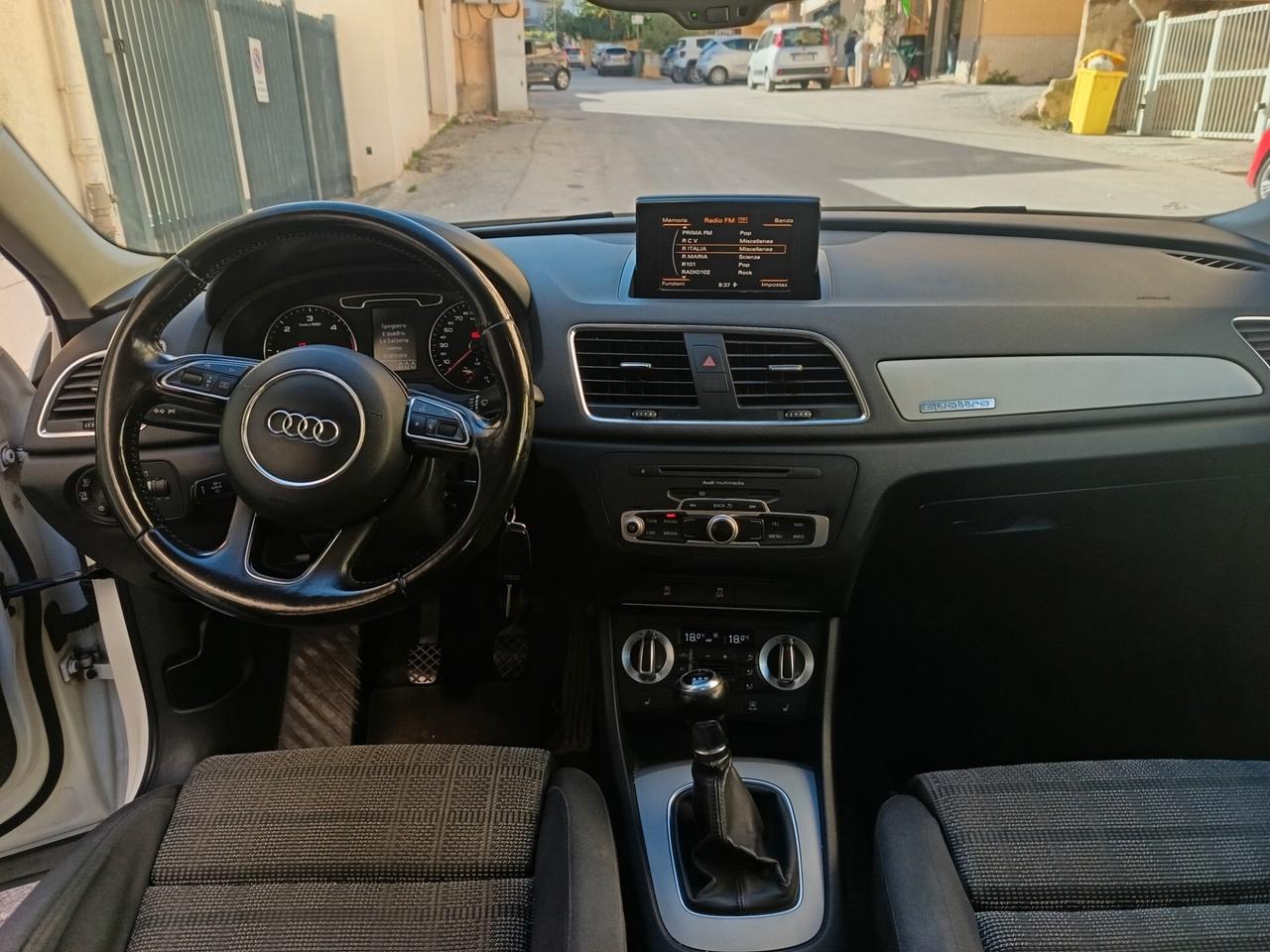 Audi Q3 2.0 TDI 140cv Business