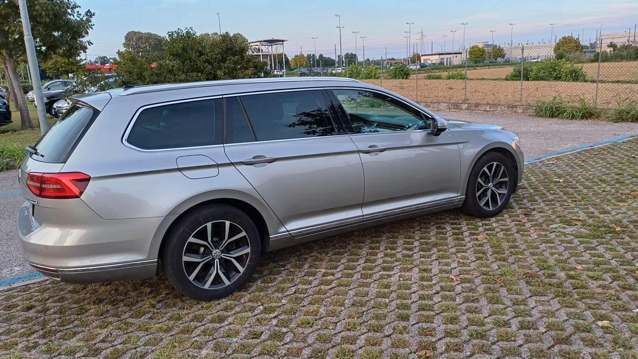 Volkswagen Passat 2.0 TDI DSG Highline BlueMotion Technology