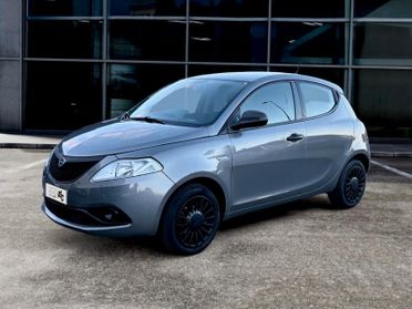 Lancia Ypsilon 5 Porte 1.0 hybrid Gold s&s 70cv ADATTA NEOPATENTATI
