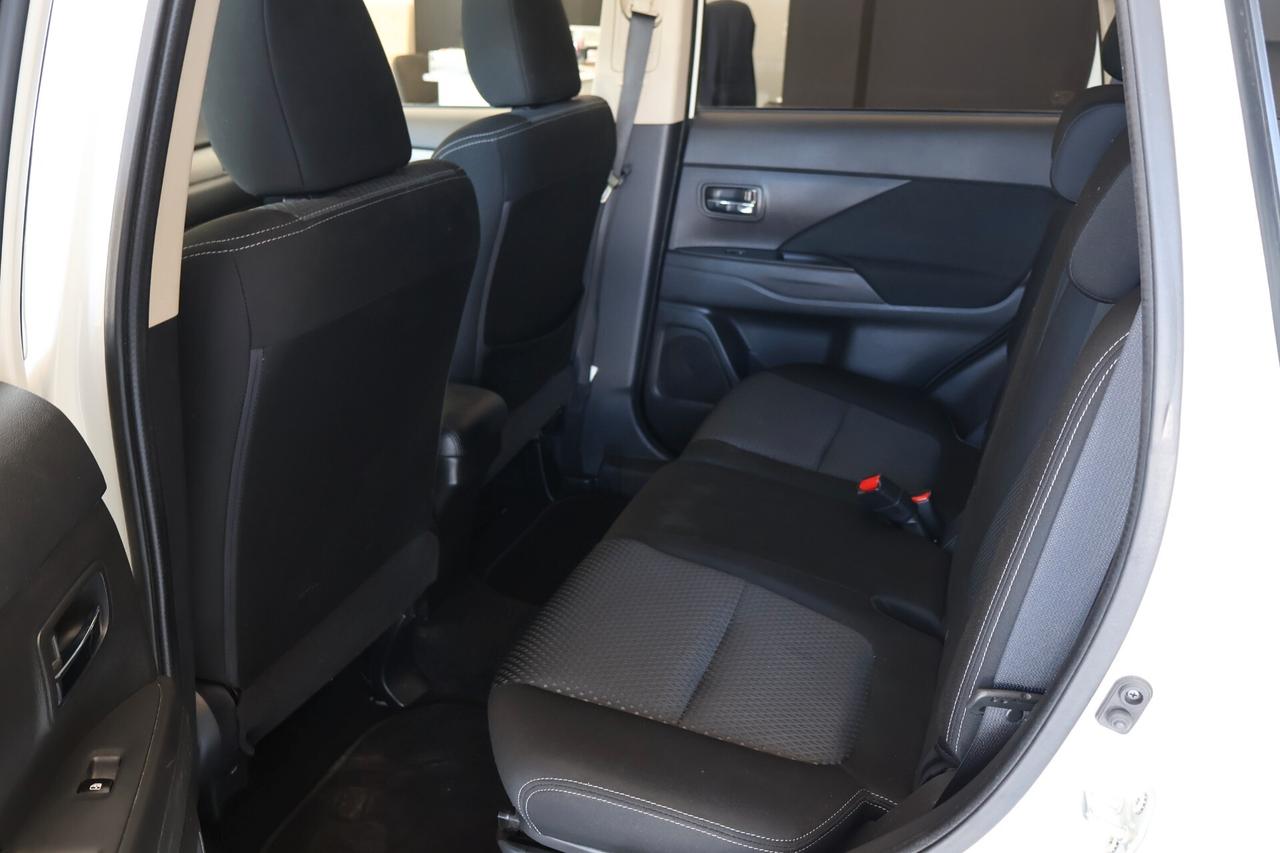 Mitsubishi Outlander 2.2 Instyle awd 7POSTI