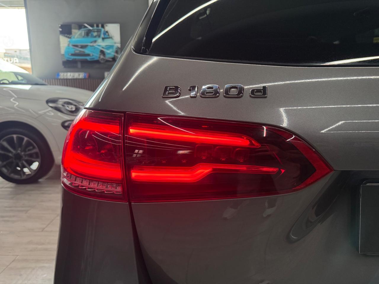 Mercedes-benz B 180 d Automatic Premium AMG KAMERA NAVI