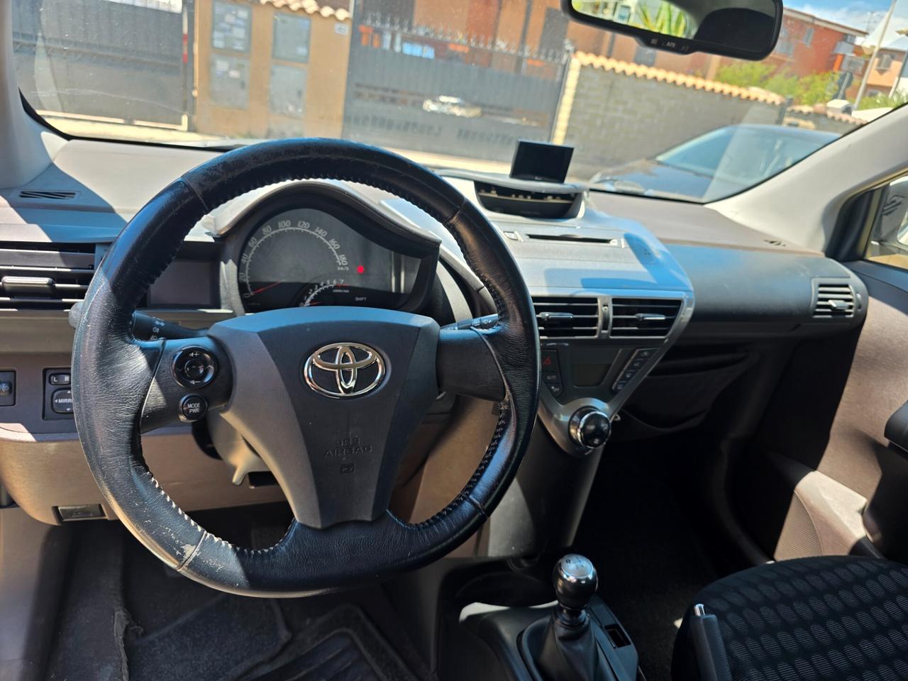 Toyota iQ 1.0 Lounge