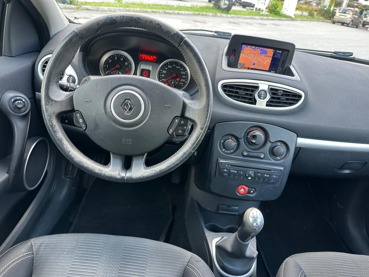 Renault Clio 1.2 16V 5 porte BENZINA NEOPATENTATI