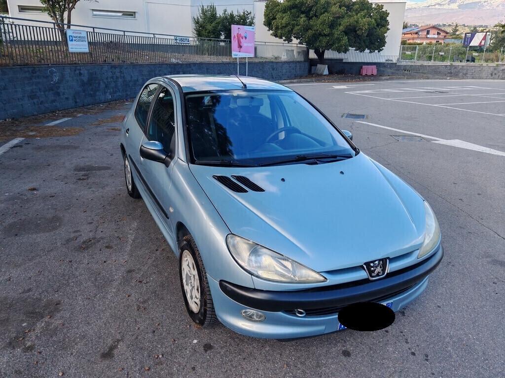 Peugeot 206 benzina come nuova 110.000 Km