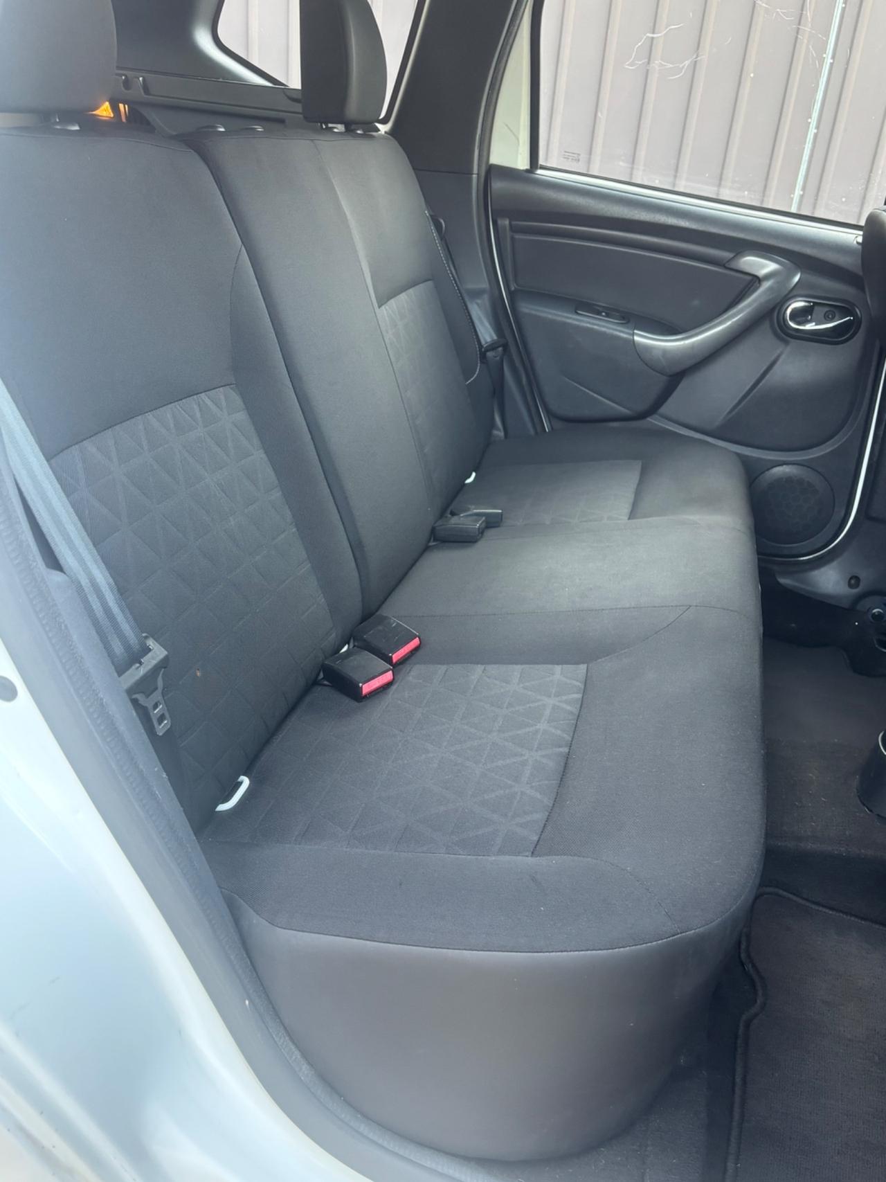 Dacia Duster 1.6 110CV 4x2 GPL ok neopatentati anni 2015
