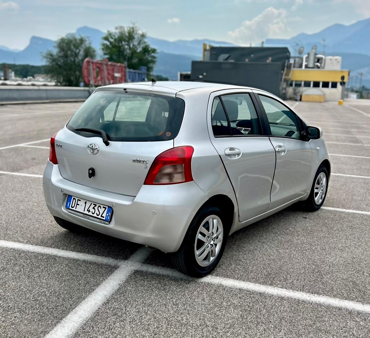 Toyota Yaris 1.3 Benzina 5 porte Neopatentati
