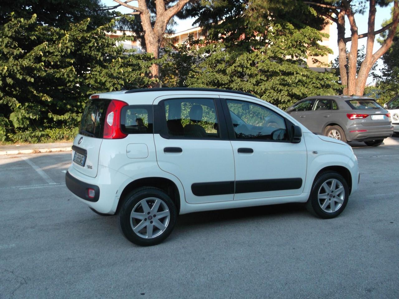 Panda 1.0 Turbo Metano Lounge 2014