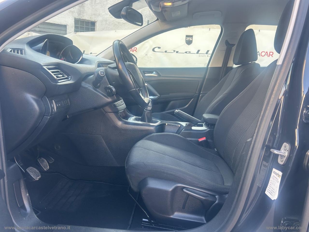 PEUGEOT 308 1.6 HDi 110 CV 5p. Féline