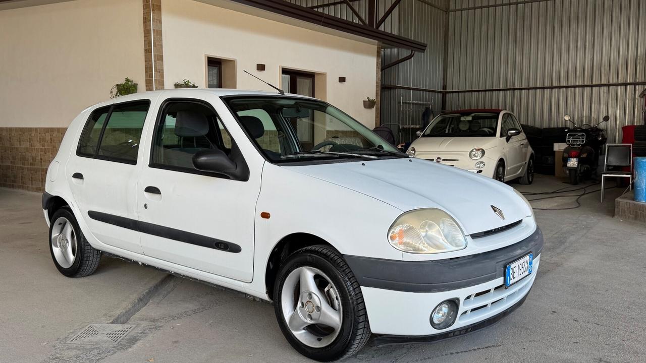 Renault Clio 1.2 cat 5 porte RT-1999