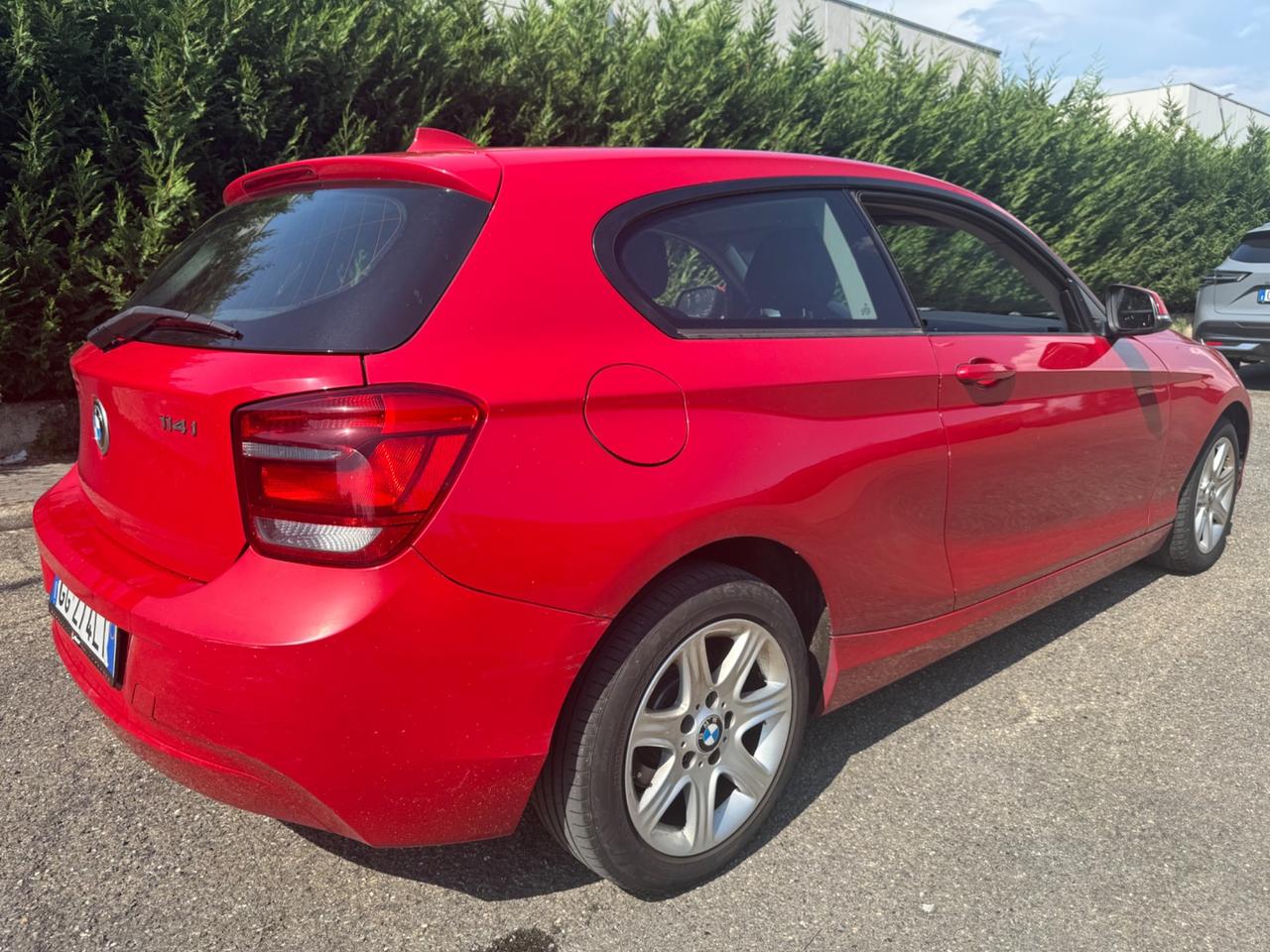 Bmw 114 114i 3p. Unique